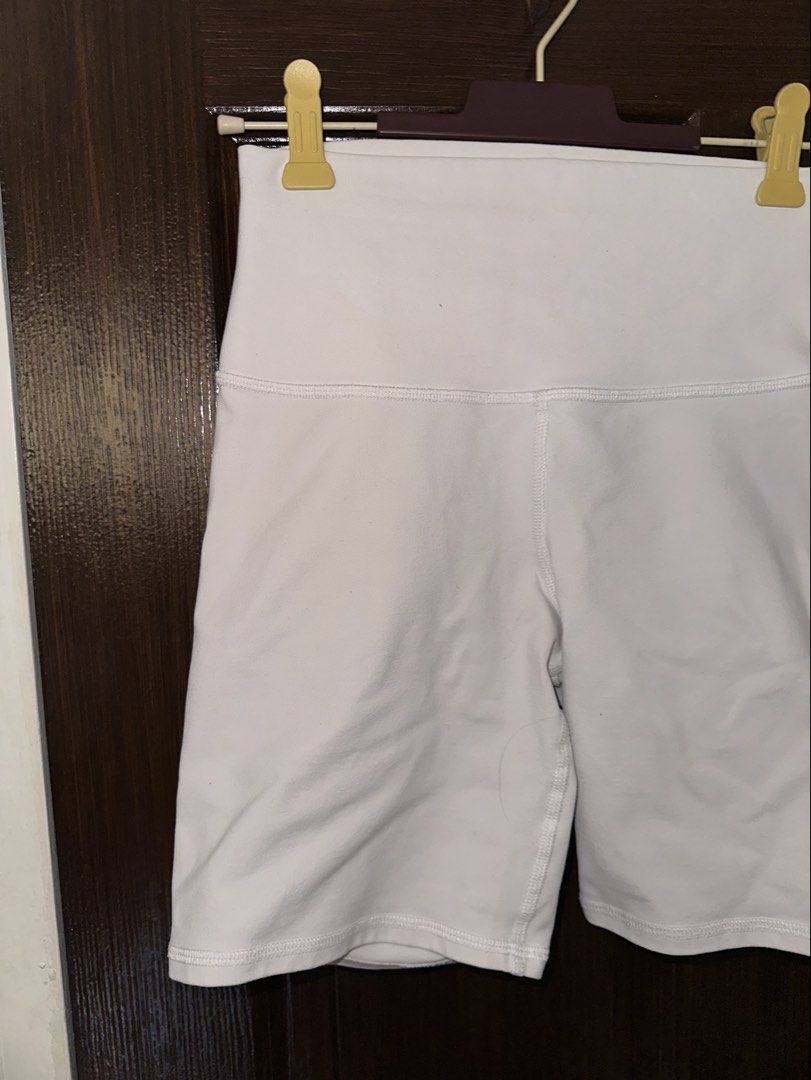 Alo White Biker Yoga Cycling Shorts (Category: Activewear) located in Quezon City. Submitted by cstuff_forsale (Listing ID 1434776987, Image 3). Description: 💌 like new, authentic from alo yoga 💌 size xs 💌 color: white 💌 no lowballing! Will be ignored 💌 rfs: decluttering.