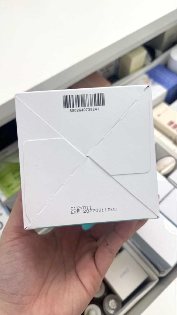 Anua Glow Pad PDRN + Hyaluron (Category: Face Care) located in Paranaque City. Submitted by anrchbri (Listing ID 1434758986, Image 2). Description: - Anua Glow Pad with PDRN and Hyaluronic Acid - 60 pads (180 ml / 6.08 fl. oz.) - Expiration Date: September 11, 2027 - New and sealed in original packaging.
