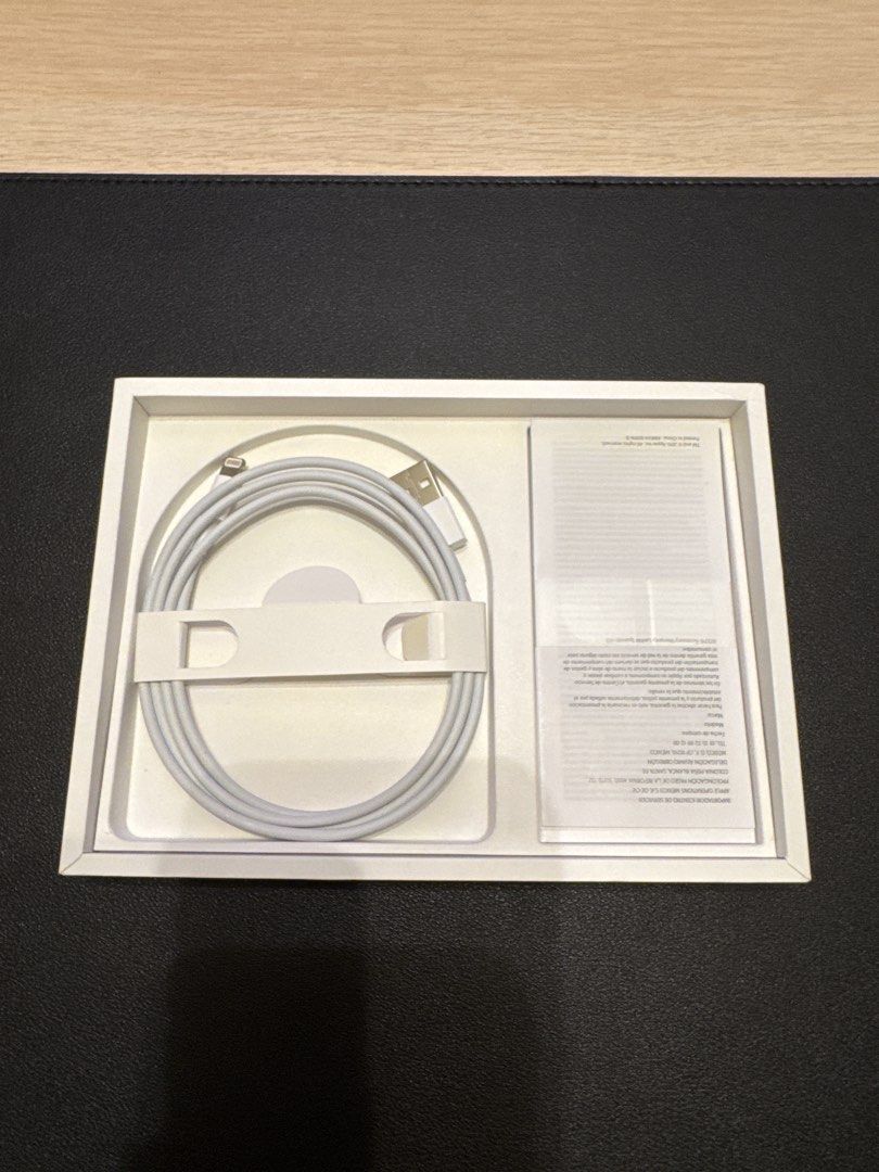 Apple Magic Trackpad 2 (Model A1535)439458466052198401