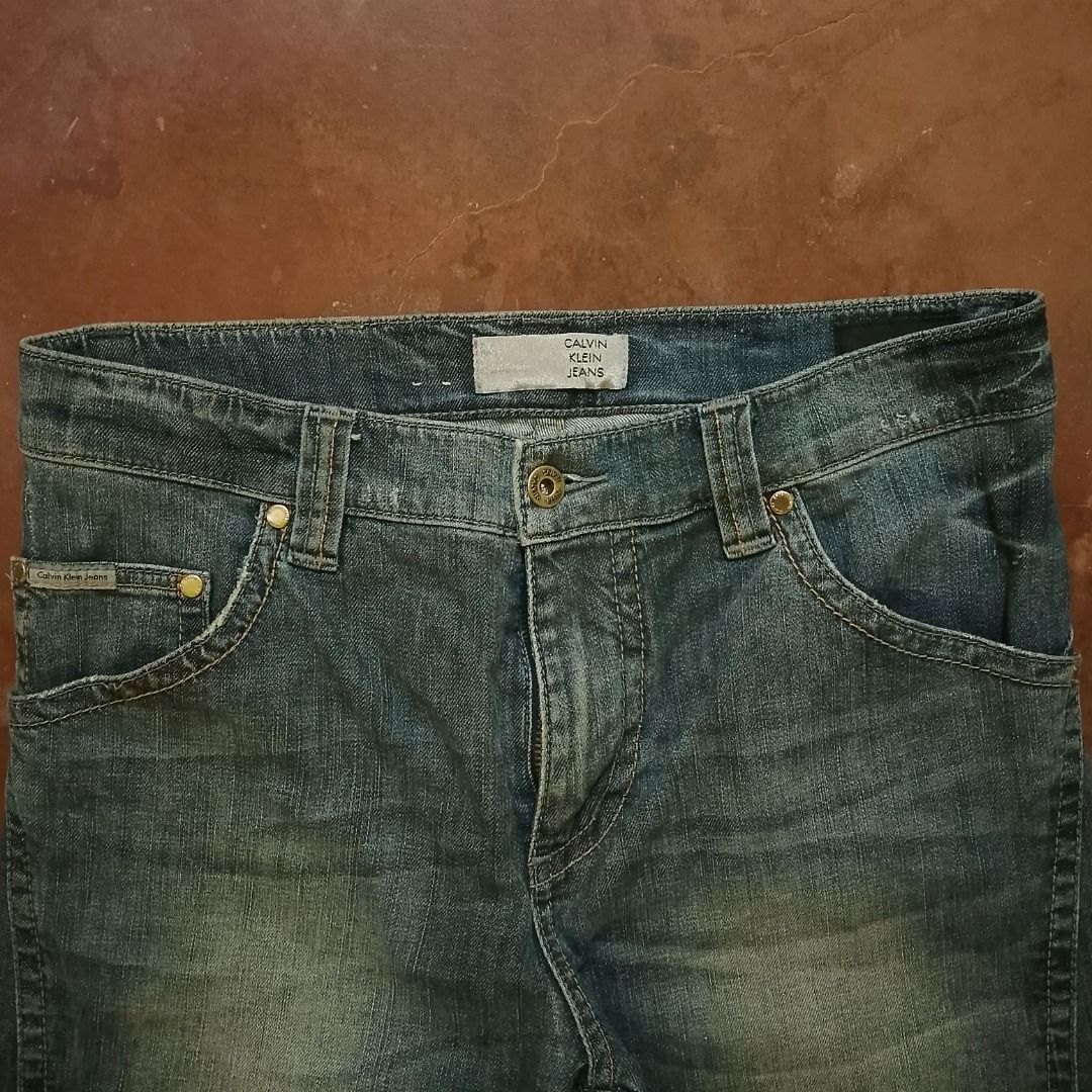 Authentic Y2K Calvin Klein Jeans Straight Leg (Category: Jeans) located in Cagayan de Oro. Submitted by drp.central (Listing ID 1434615210, Image 2). Description: Authentic Y2K Calvin Klein Jeans Straight Leg Season: Spring/Summer (Early 2004) Features: It has a stretchy, slim～straight silhouette, typical of Calvin Klein from the early 2000s (Y2K). Dimes: W - 15.5" L - 43" Hem - 9" Color: Blue Denim Complete tags ✅ Color Rate: 10/10 Condition: 10