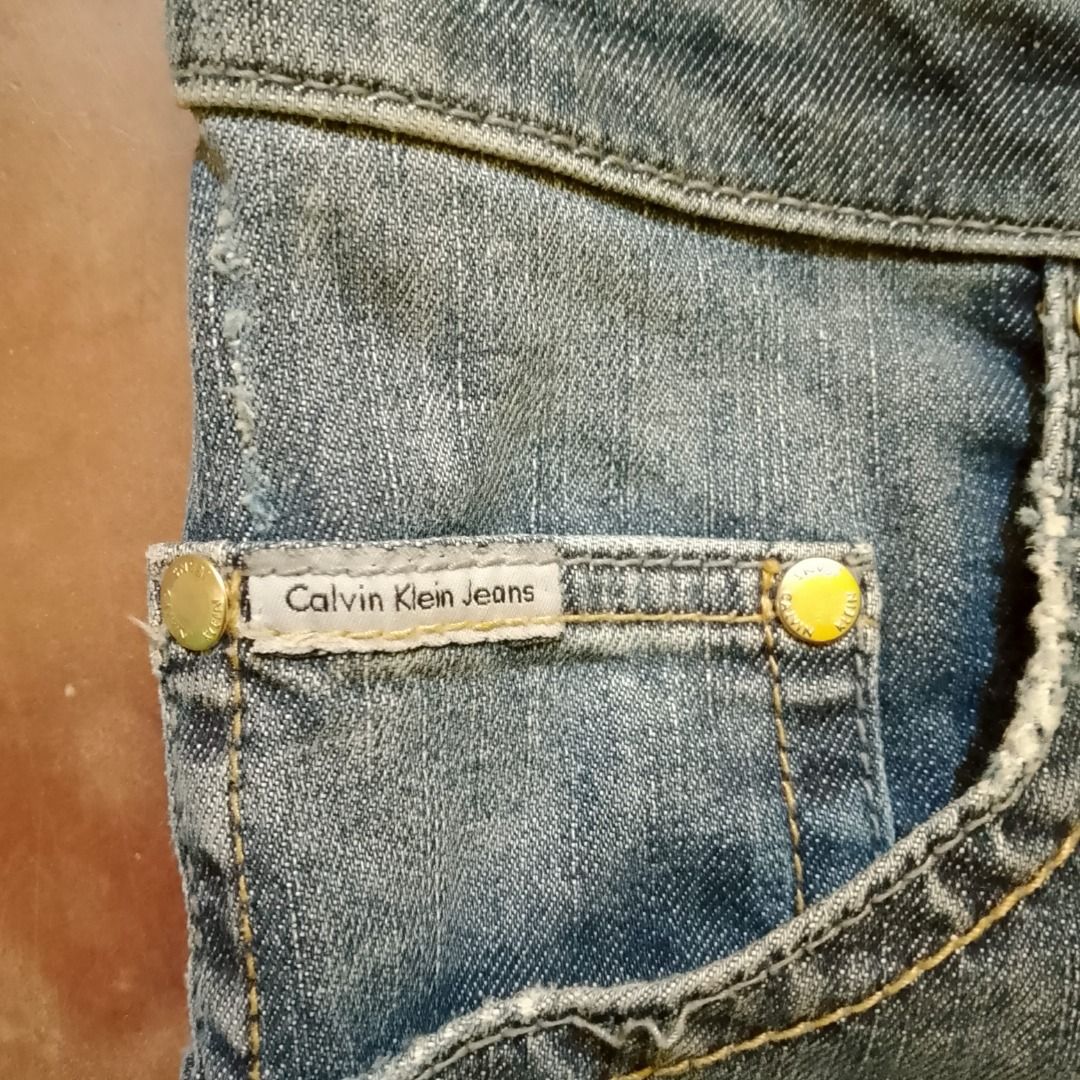 Authentic Y2K Calvin Klein Jeans Straight Leg (Category: Jeans) located in Cagayan de Oro. Submitted by drp.central (Listing ID 1434615210, Image 3). Description: Authentic Y2K Calvin Klein Jeans Straight Leg Season: Spring/Summer (Early 2004) Features: It has a stretchy, slim～straight silhouette, typical of Calvin Klein from the early 2000s (Y2K). Dimes: W - 15.5" L - 43" Hem - 9" Color: Blue Denim Complete tags ✅ Color Rate: 10/10 Condition: 10