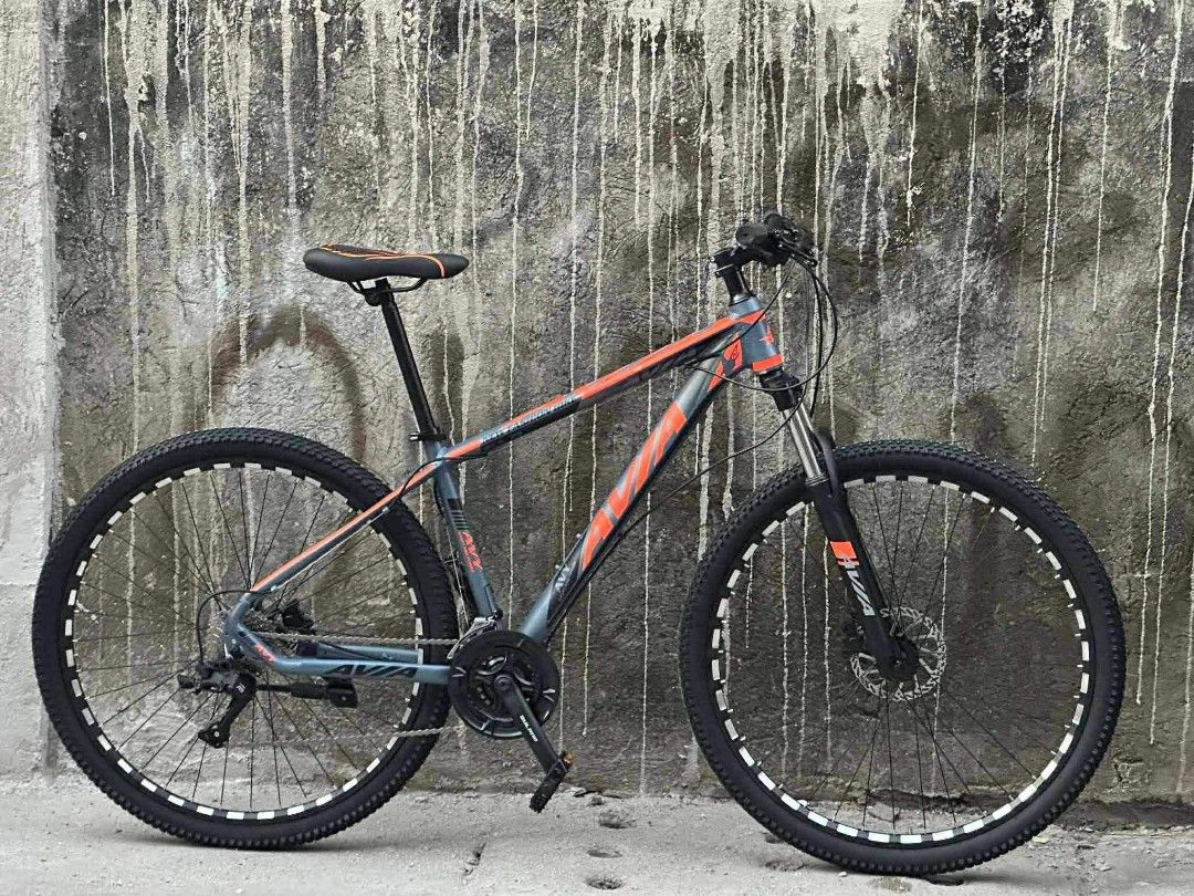 AVIA STORM 29ER MTB HYDRAULIC BRAKES (Category: Bicycles) located in Marikina City. Submitted by gemma_00 (Listing ID 1434708341, Image 2). Description: NAGBABALIK NA PINAKAMURANG HYDRAULIC 29ER MTB 😍👌 👉AVIA STORM 29ER MTB HYDRAULIC BRAKES ✔️FREE ASSEMBLE 💥SALE PRICE▪️ 6,999 ONLY👌 AVAILABLE COLORS ✔️Gray green ✔️Gray orange SPECS: ✅3X9 - 27 SPEED ✅Frame: ALLOY ✅LOCK IN/OUT SUSPENSION FORK ✅RSX HYDRAULIC BRAKE ✅L-TWOO A5 SHIFTER ✅L-TWOO A5 BR