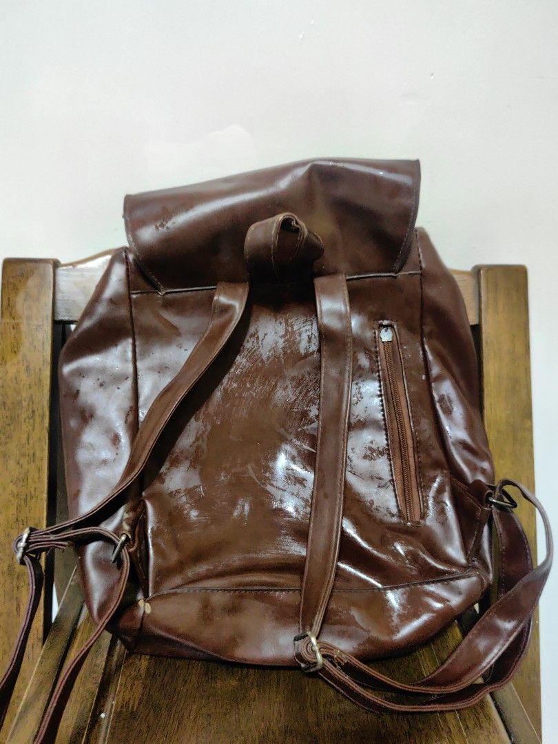 Bagpack for men (Category: Backpacks) located in Cavite. Submitted by jjcollectiveshop (Listing ID 1434608580, Image 3). Description: bagpack pwede pang student or pang office. pang work may parts lng ng zipper sira . sa loob .wala lng hawakan yng sa likod . lagyan na lng.