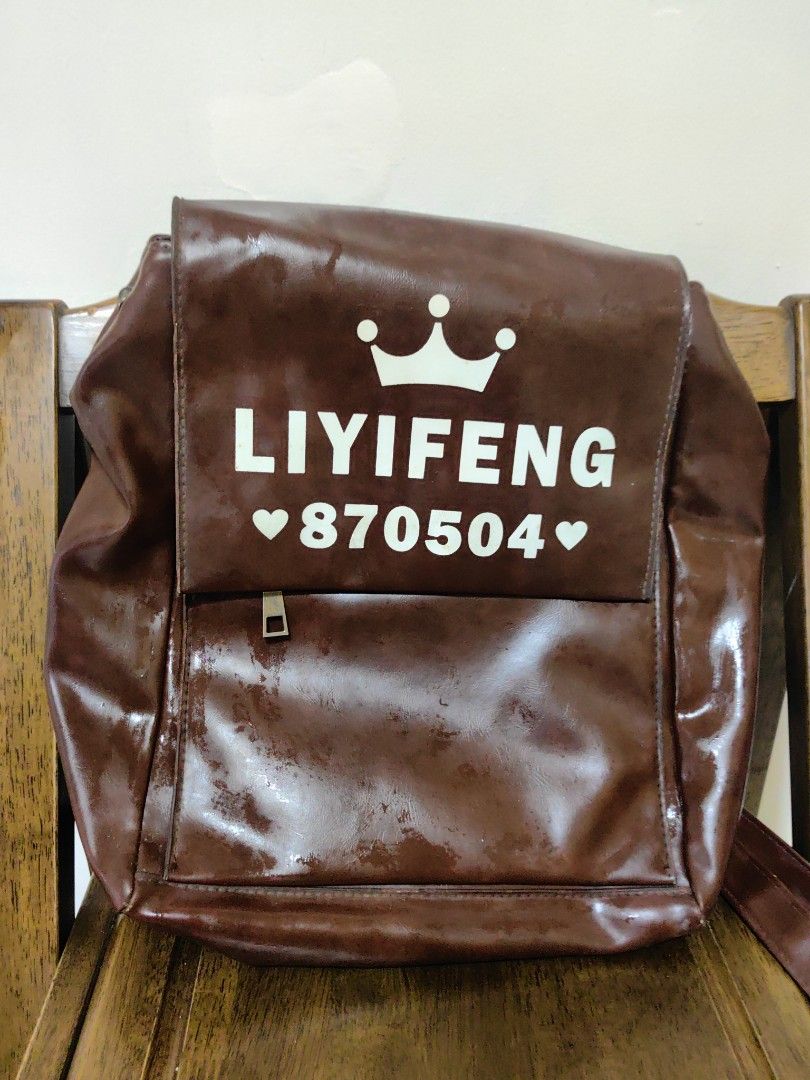Bagpack for men (Category: Backpacks) located in Cavite. Submitted by jjcollectiveshop (Listing ID 1434608580, Image 1). Description: bagpack pwede pang student or pang office. pang work may parts lng ng zipper sira . sa loob .wala lng hawakan yng sa likod . lagyan na lng.
