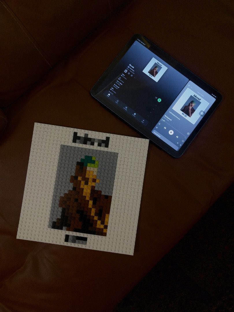 Blonde Frank Ocean Brick Art 🖼️ (Category: Vinyls) located in Manila. Submitted by francinerae (Listing ID 1423247908, Image 2). Description: Build your own Album Art! 🧱 Brick by Brick ✅ DIY Kit ✅ Unique pieces for music lovers and collectors. ✅ Perfect for display or as a gift ✅ Perfect for Vinyl Collector Inclusions: • 32x32 Baseplate • Bricks in number bags • Brick Separator • Full Instructions Customized Album is also AVAILABLE ig: @studsie