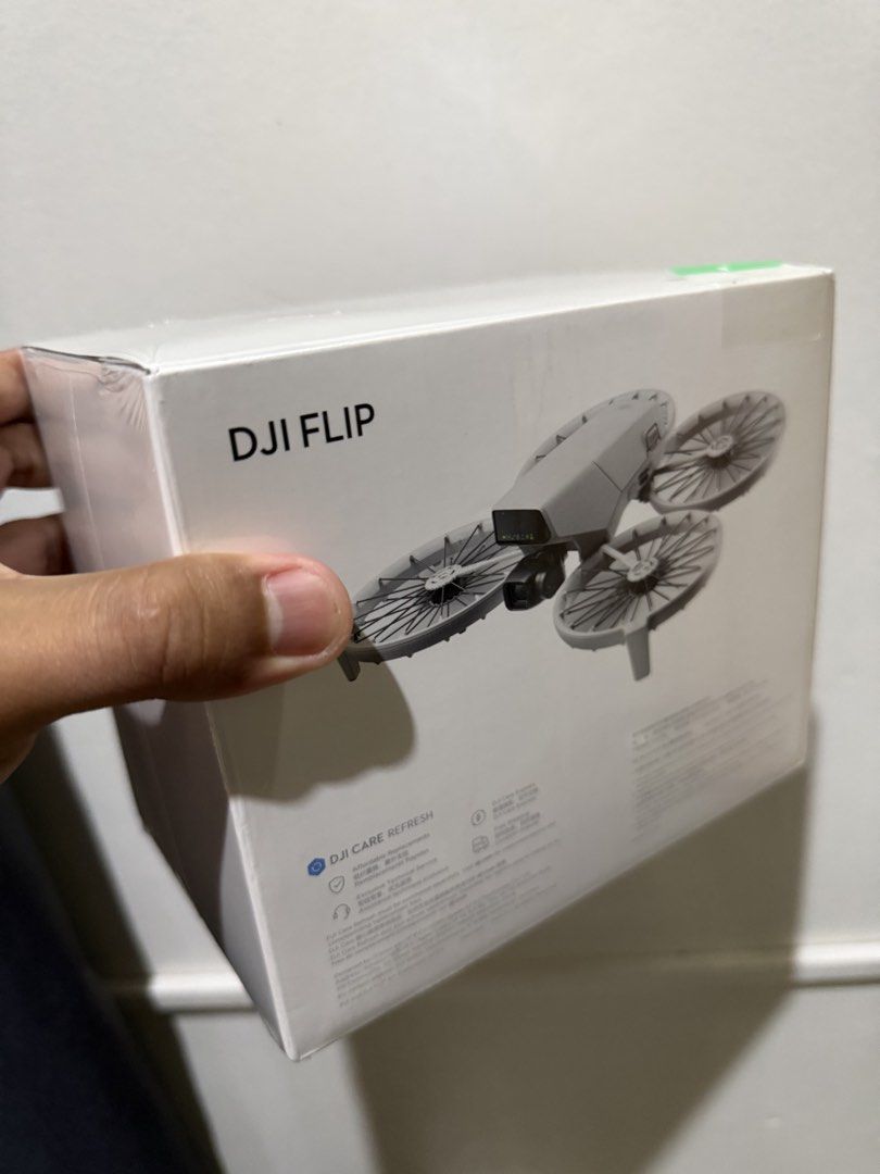 BRAND NEW DJI FLIP STANDARD (Category: Drones) located in Santa Maria. Submitted by dhansantillan (Listing ID 1434691895, Image 3). Description: FOR SALE! Brand New DJI FLIP standard - P18,990 🛡️SPECS🛡️ The DJI Flip is a compact, under-249g vlog camera drone featuring a 1/1.3-inch sensor with 4K/60fps HDR video, 31-minute max flight time, and full-coverage propeller guards. It supports palm takeoff, AI subject tracking, and quick storage by fol