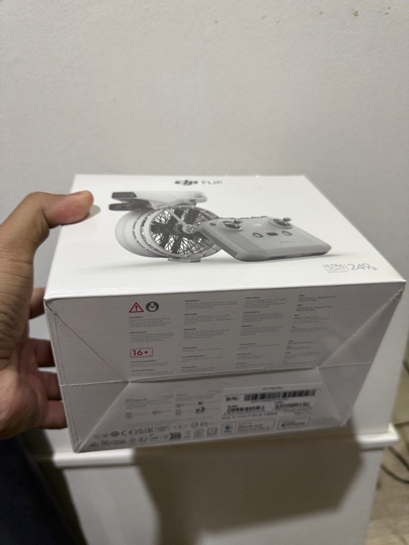 BRAND NEW DJI FLIP STANDARD (Category: Drones) located in Santa Maria. Submitted by dhansantillan (Listing ID 1434691895, Image 2). Description: FOR SALE! Brand New DJI FLIP standard - P18,990 🛡️SPECS🛡️ The DJI Flip is a compact, under-249g vlog camera drone featuring a 1/1.3-inch sensor with 4K/60fps HDR video, 31-minute max flight time, and full-coverage propeller guards. It supports palm takeoff, AI subject tracking, and quick storage by fol