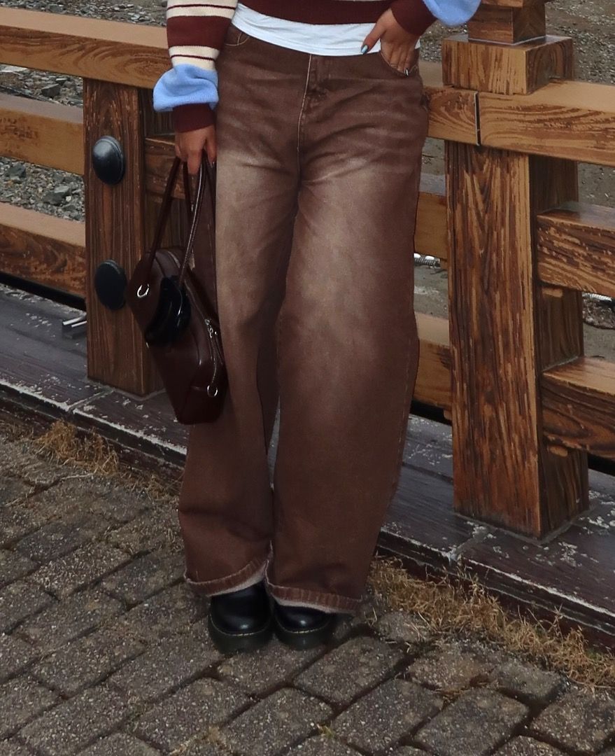 Brown Wide Leg Jeans (Category: Jeans) located in Antipolo. Submitted by annedeclutterss (Listing ID 1434797711, Image 3). Description: - Brown wide-leg jeans - Faded wash effect - 31-32 waistline - 41cm length - used once.