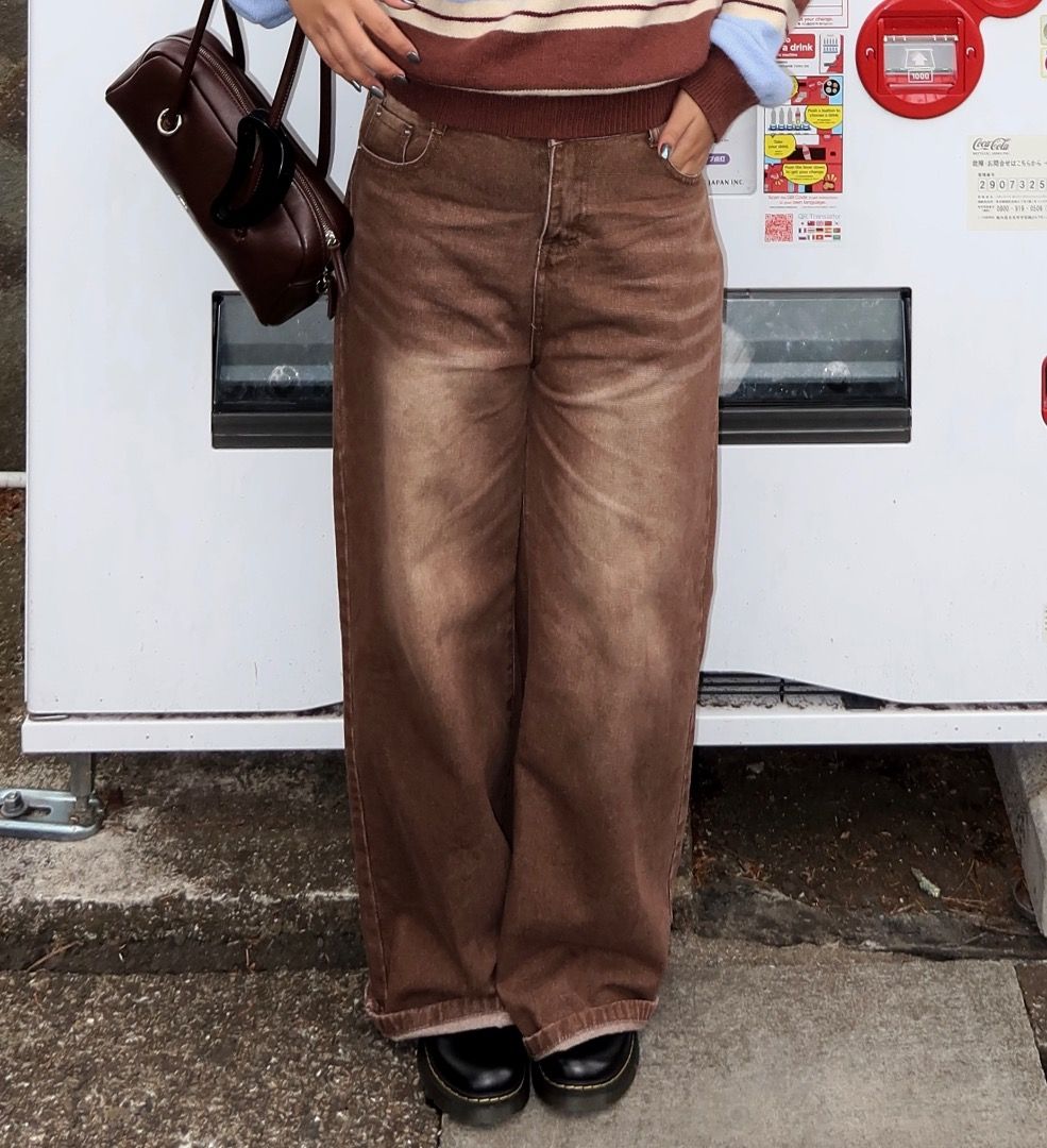 Brown Wide Leg Jeans (Category: Jeans) located in Antipolo. Submitted by annedeclutterss (Listing ID 1434797711, Image 2). Description: - Brown wide-leg jeans - Faded wash effect - 31-32 waistline - 41cm length - used once.