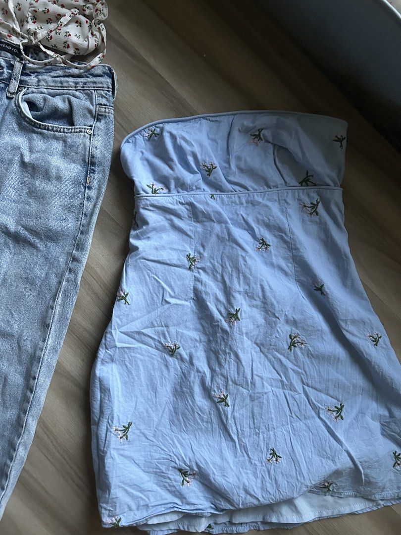 Bundle of clothes (Category: Sets or Coordinates) located in Manila. Submitted by emmab_ (Listing ID 1434717302, Image 2). Description: Selling this bundle of clothes for 700. For reference(my size): XS 24 waist 168 cm RFS: moving abroad 🥹.