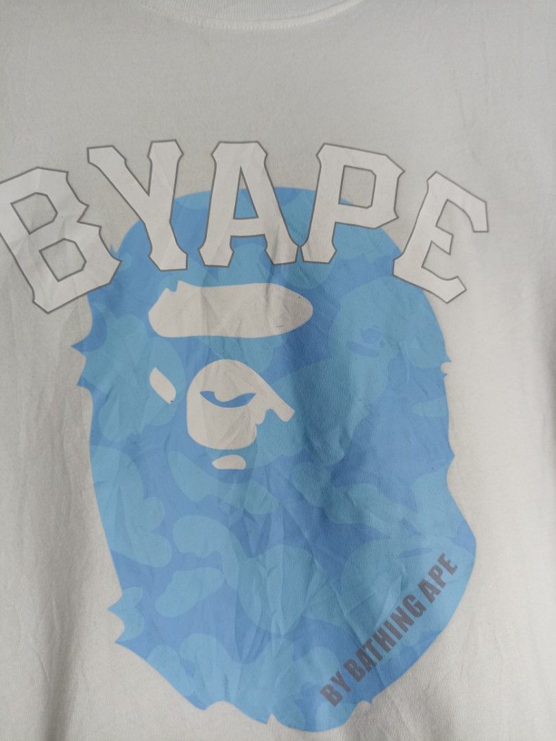 By Bathing Ape White T-shirt (Category: Tshirts & Polo Shirts ) located in Marawi City. Submitted by abdullah0692139 (Listing ID 1434785395, Image 3). Description: BAPE W19.5 L25 color 9.5/10 Exellent condi.