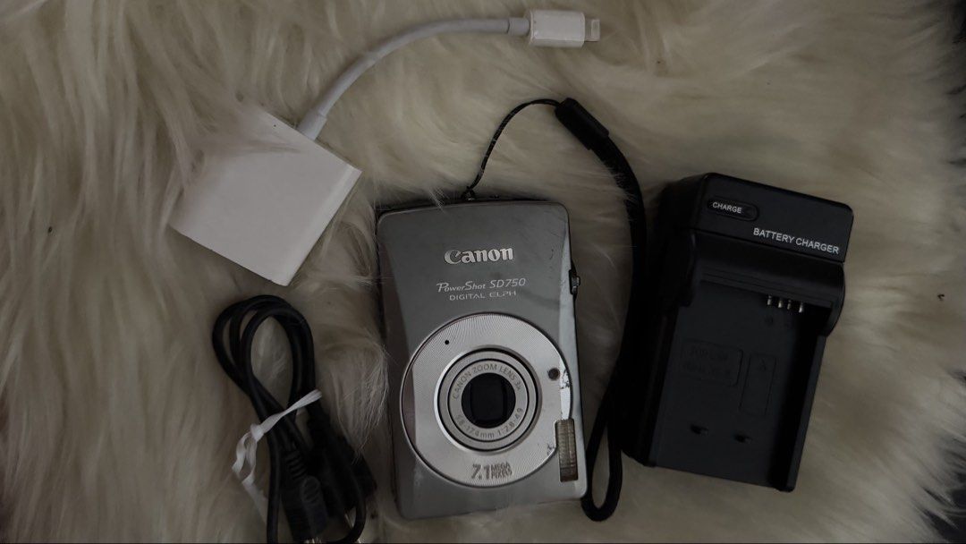 RARE Canon PowerShot SD750 Digital ELPH (Category: Cameras) located in Mandaluyong City. Submitted by nicooo_ (Listing ID 1434654504, Image 3). Description: 🪩 canon powershot sd750 digital elph in silver (rare) 💌P 3500 (open for negotiations!) raw and unedited sample shots posted - 101% fully functional; flash, audio, video, zoom and all buttons are working! ✨highlight: * 7.1 Mp * 3x optical zoom; ISO 1600 and high ISO Auto, 3.0 Pure Color LCD 