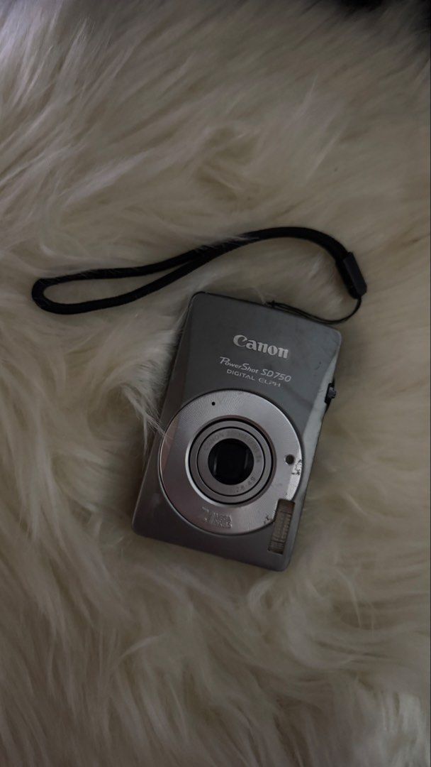 RARE Canon PowerShot SD750 Digital ELPH (Category: Cameras) located in Mandaluyong City. Submitted by nicooo_ (Listing ID 1434654504, Image 1). Description: 🪩 canon powershot sd750 digital elph in silver (rare) 💌P 3500 (open for negotiations!) raw and unedited sample shots posted - 101% fully functional; flash, audio, video, zoom and all buttons are working! ✨highlight: * 7.1 Mp * 3x optical zoom; ISO 1600 and high ISO Auto, 3.0 Pure Color LCD 