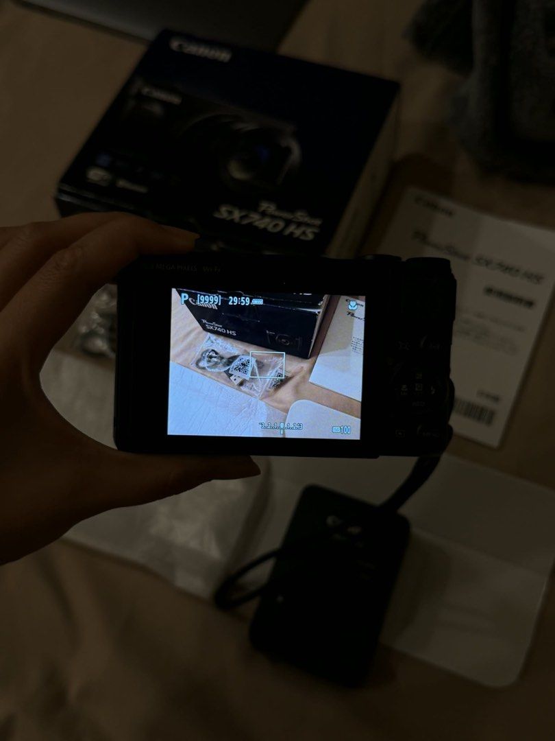 Canon PowerShot SX740 HS Digital Camera (Category: Cameras) located in Obando. Submitted by gegecollan01013 (Listing ID 1434785816, Image 2). Description: - Canon PowerShot SX740 HS digital camera - Includes original box - Charger and manual included - Comes with other accessories - Features Wi-Fi and Bluetooth - Color: Black Negotiable for sure buyer!.