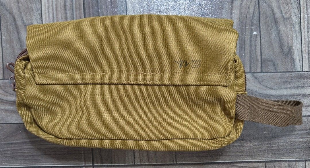 Capybara Mini Handbag (Category: Belt bags, Clutches and Pouches) located in Quezon City. Submitted by thriftstershop (Listing ID 1434764138, Image 2). Description: Brand: Capybara Condition: Excellent Meet up: Trinoma or Cubao Shipping: LBC - Weekdays J&T - Weekends.