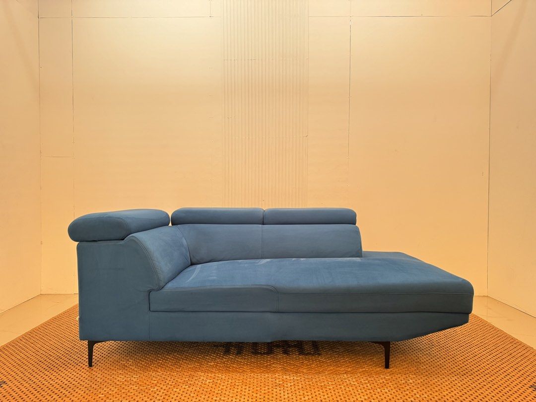 Chaise sofa (Category: Sofas) located in Quezon City. Submitted by matetdevis13 (Listing ID 1434769176, Image 1). Description: Big & Bulky Chaise Sofa Price: 11,500 L77 x W40 x H37.5/18.5 In good condition Code JMD42-E472.