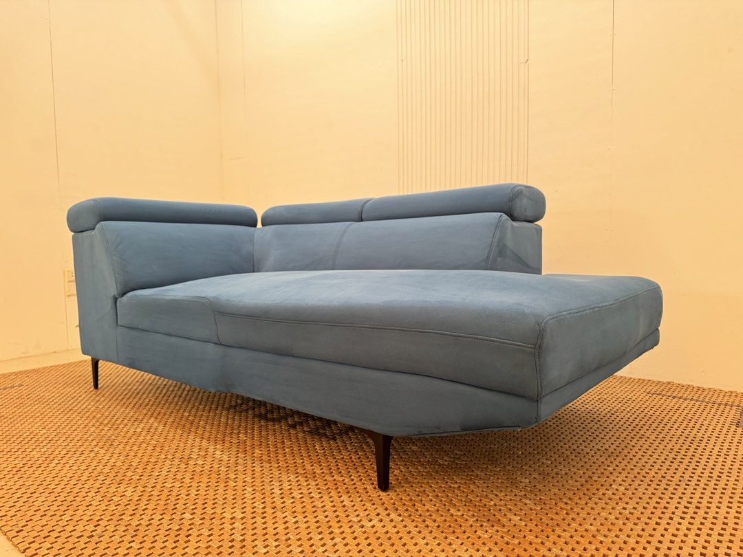 Chaise sofa (Category: Sofas) located in Quezon City. Submitted by matetdevis13 (Listing ID 1434769176, Image 3). Description: Big & Bulky Chaise Sofa Price: 11,500 L77 x W40 x H37.5/18.5 In good condition Code JMD42-E472.