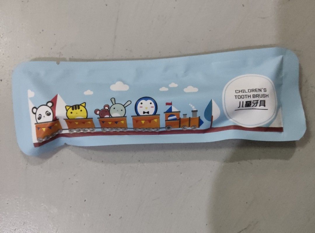 Children's toothbrush+toothpaste (Category: Baby Toiletries & Grooming) located in Quezon City. Submitted by gcnt_trift_store (Listing ID 1434713033, Image 1). Description: .