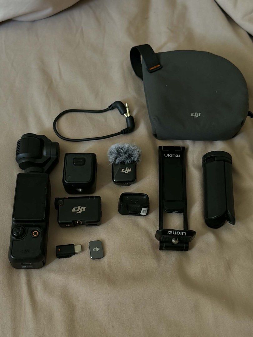 DJI Osmo Pocket 3 (Category: Cameras) located in Obando. Submitted by gegecollan01013 (Listing ID 1434785947, Image 1). Description: Selling my DJI Osmo Pocket 3 with DJI mic Mini Inclusions are as seen on the photo Bought in BIC Camera Japan 24,000 negotiable if sure buyer.