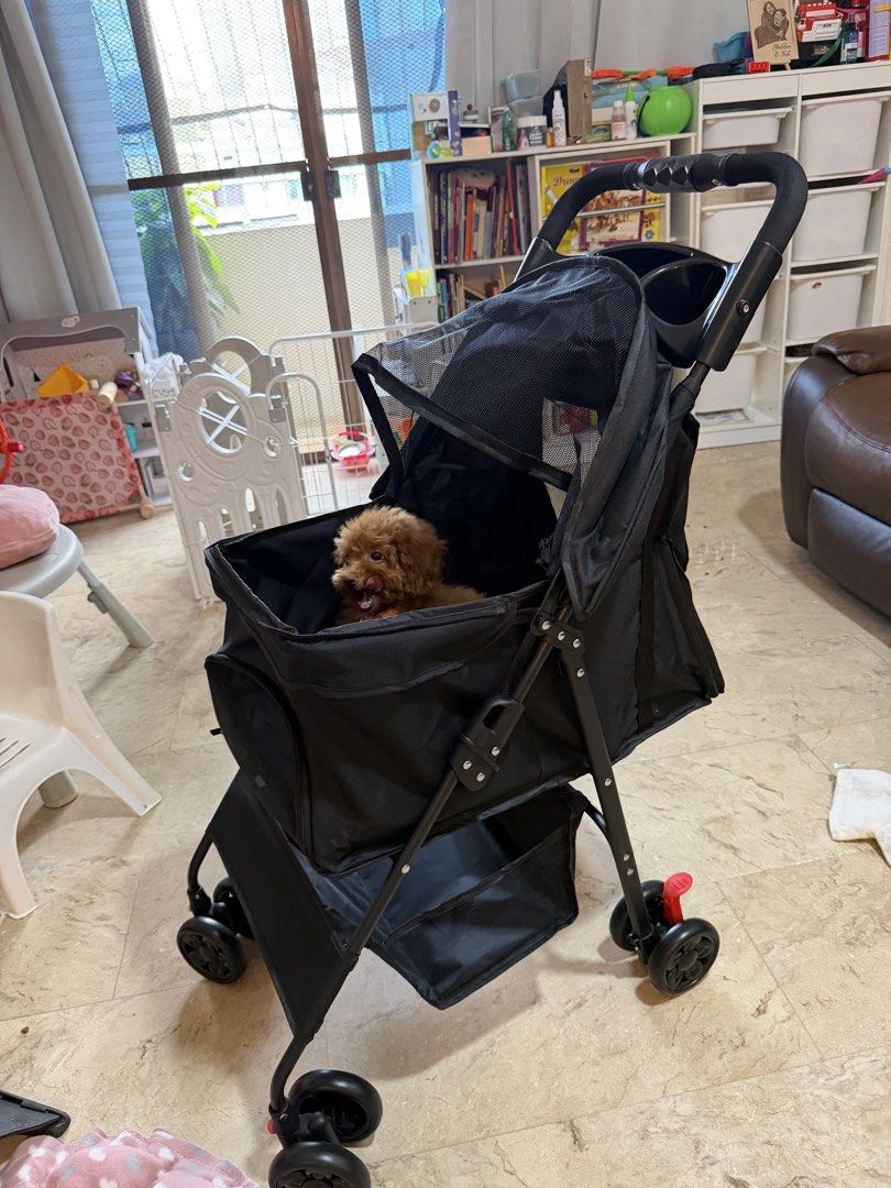 Dog Stroller (Category: Strollers) located in Mandaluyong City. Submitted by katrinaorante (Listing ID 1434640183, Image 2). Description: Dog stroller brandnew .