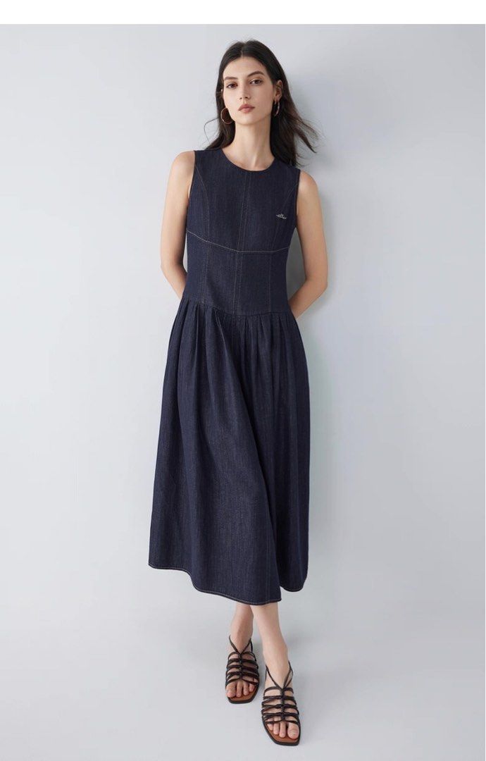 Elle French Denim Dress for Women 2026 Spring New Style Tencel Linen Tank Dress (Category: Dresses) located in Singapore. Submitted by discountdazzle (Listing ID 1434641928, Image 2). Description: ELLE Retro Denim Blue Linen Tencel Dress for Women 2026 Summer New Style High-End Casual Vest Dress. Available size-M Measurements: Length-123cm Bust-94cm The actual pics are attached.Please check . Original price $90+.