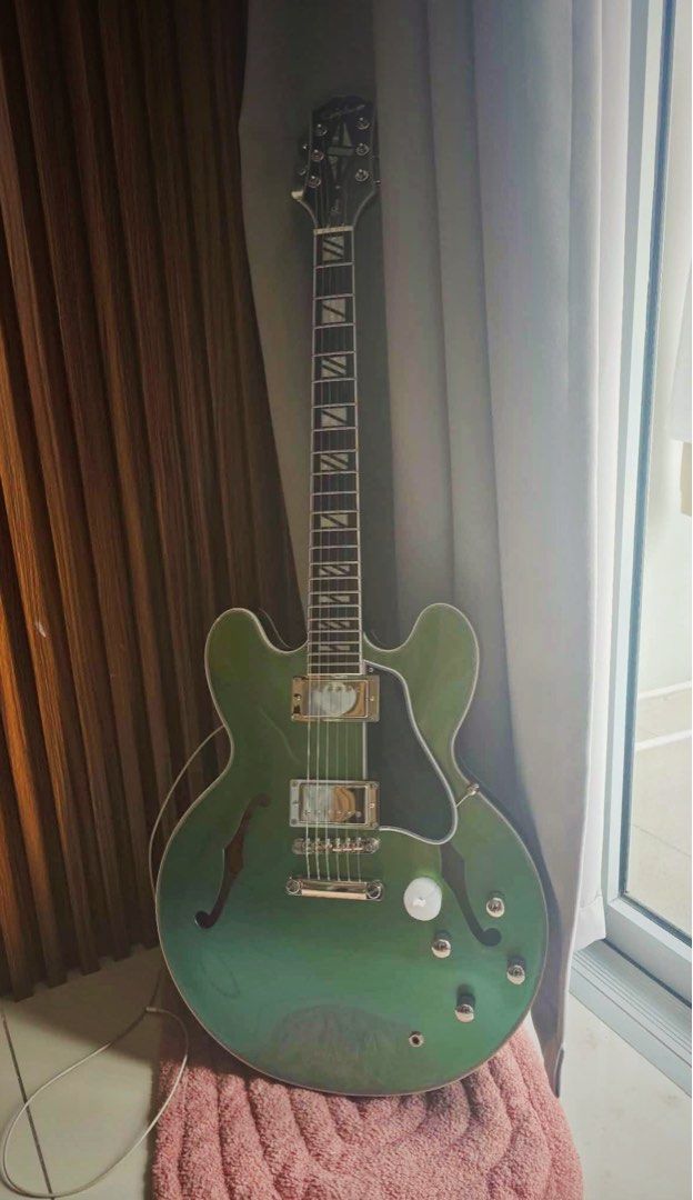 Epiphone ES 335 Futura - Dragonfly shift (Category: Musical Instruments) located in Manila. Submitted by palemoon2023 (Listing ID 1433876626, Image 2). Description: For Sale! 101% Original. Brand New. The Epiphone Futura ES-355 (introduced just April 2026) is a modern, high-performance semi-hollowbody guitar featuring unique Chromashift finishes , Dragonfly, stainless steel frets, and ProBucker™ Ignite pickups. Designed for modern playability, it