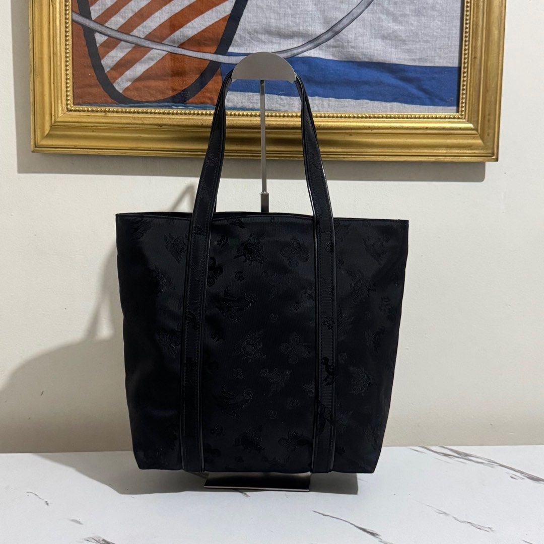 FEILER tote bag (Category: Tote Bags) located in Rizal. Submitted by houseofbell (Listing ID 1434800511, Image 3). Description: Excellent condition Like new Dimension 14x11.5 inches.