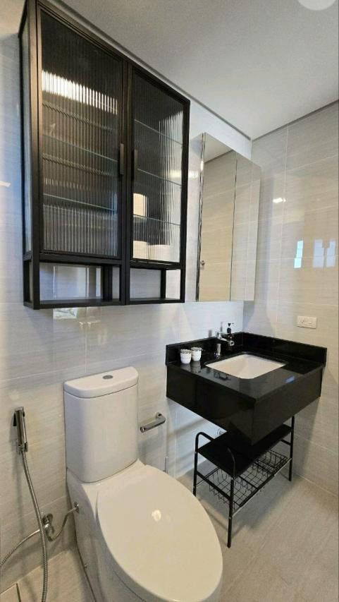 For Lease: Park Triangle Residences (Category: Apartments & Condos) located in Manila. Submitted by renz_yao (Listing ID 1434658808, Image 3). Description: For Lease: Park Triangle Residences 2BR-82sqm Nicely furnished With dishwasher With built in oven 1 parking slot 125,000 0917 881 3530 Renz Yao REMAX Capital PRC REB 0033544.