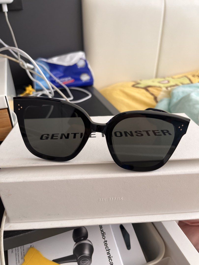 Gentle Monster （分類：眼鏡）位於 Hong Kong。 由 jayccheung 提交（商品編號 1434608564，圖片 2）。簡介： Gentle Monster -Rick，購於海港城，勁少戴(大概戴咗2-3次) https://hbx.com/tc/men/brands/gentle-monster/rick-01-blk?srsltid=AfmBOoqbQgcUV3XUonRTnAl-lgxneXY5xceUrE32KEFnAK_saeJDbu5p。