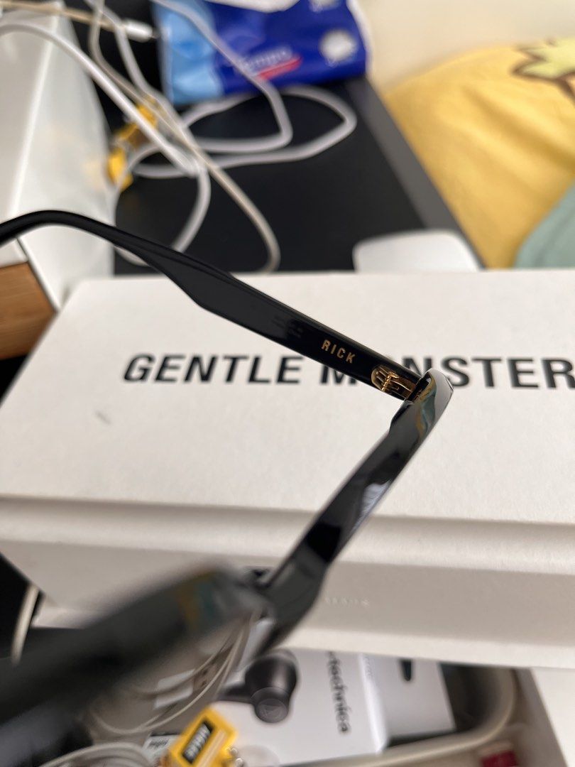 Gentle Monster （分類：眼鏡）位於 Hong Kong。 由 jayccheung 提交（商品編號 1434608564，圖片 4）。簡介： Gentle Monster -Rick，購於海港城，勁少戴(大概戴咗2-3次) https://hbx.com/tc/men/brands/gentle-monster/rick-01-blk?srsltid=AfmBOoqbQgcUV3XUonRTnAl-lgxneXY5xceUrE32KEFnAK_saeJDbu5p。