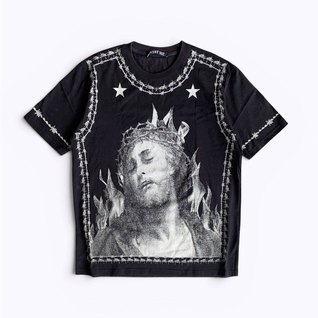 Givenchy Portrait Mirror Shirt (Category: Tshirts & Polo Shirts ) located in Magalang. Submitted by surebin (Listing ID 1433160496, Image 1). Description: Mirror print back 2 back shirt Dimes: 22x29 Very good condition For more details just send a message..