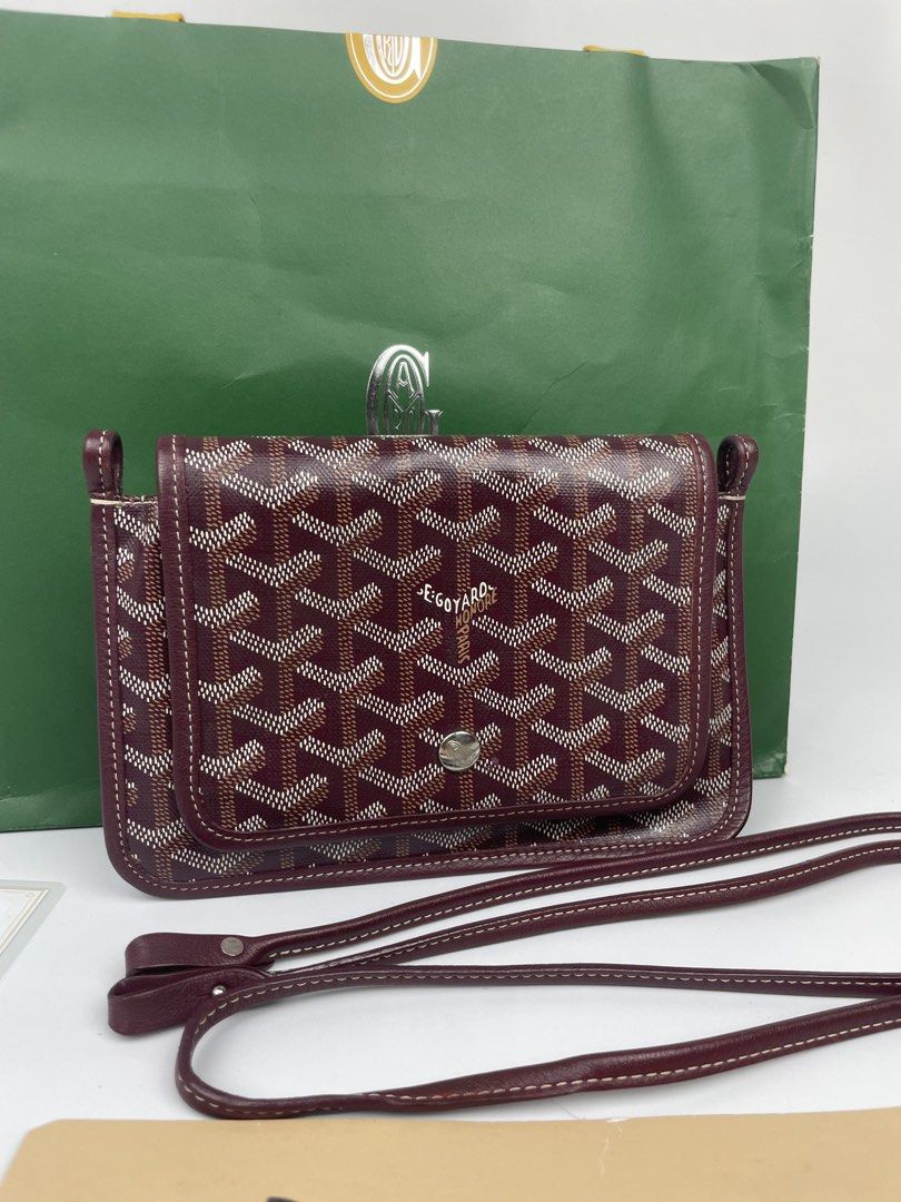 Goyard Plumet Pouch Bordeaux (Category: Luxury Bags & Wallets) located in Las Pinas. Submitted by vinalcantara (Listing ID 1434682010, Image 2). Description: For Steal / Trade !! Goyard Plumet Pouch Bordeaux Like new / complete with certificate of authenticity Php 75,000 Will send detailed pics upon request ✔️ ✅ Terms/Layaway 📍 Loc/Meet ups: Las Piñas 💸 BDO or Gcash 🚚 Lalamove/LBC ✔️ Unli vouch and legit check @Prynne_sole on IG! Dm to purchas