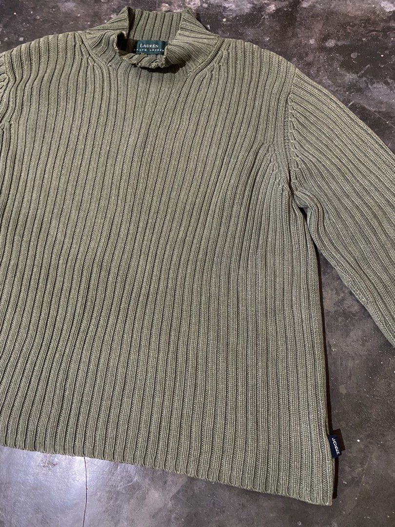 Heavy Lauren Ribbed Turtleneck Sweater (Category: Longsleeves) located in Baguio. Submitted by morii1 (Listing ID 1434601470, Image 1). Description: 23 in Length 21 in Width - feel free to asks other questions or send reasonable offers 🙏.