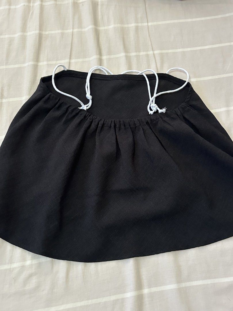 Hola Solana Rayo Top (Black) (Category: Sleeveless) located in Angono. Submitted by beamthings (Listing ID 1434678399, Image 2). Description: Hola Solana Rayo Top in Black Sleeveless backless perfect for summer ! - Size XS - no issues !!! RFS: moving abroad permanently, everything must go !.