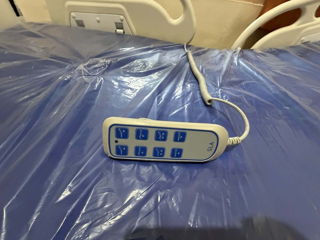 Hospital Bed Electric and manual (Category: Medical Supplies & Tools) located in Quezon City. Submitted by judaimedonlineshop23 (Listing ID 1434749088, Image 2). Description: Hospital Bed Electric Manual Heavy Duty High Quality Brandnew Onhand Same day delivery.