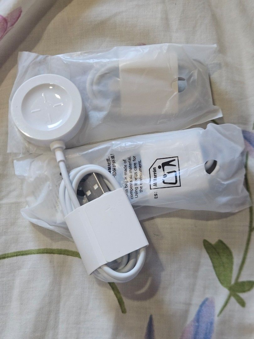Huawei Watch Charger (Category: Chargers & Cables) located in Rodriguez. Submitted by Branded100 (Listing ID 1434700532, Image 2). Description: - New Huawei Watch Charger - Includes charging base and USB cable - Color: White - Still in original packaging - Input: 5V-9V, 2A - Model: CW04 j&t po avail na courier, you can book or i will book it for you basta po hindi nagmamadali gcash payment or bank.