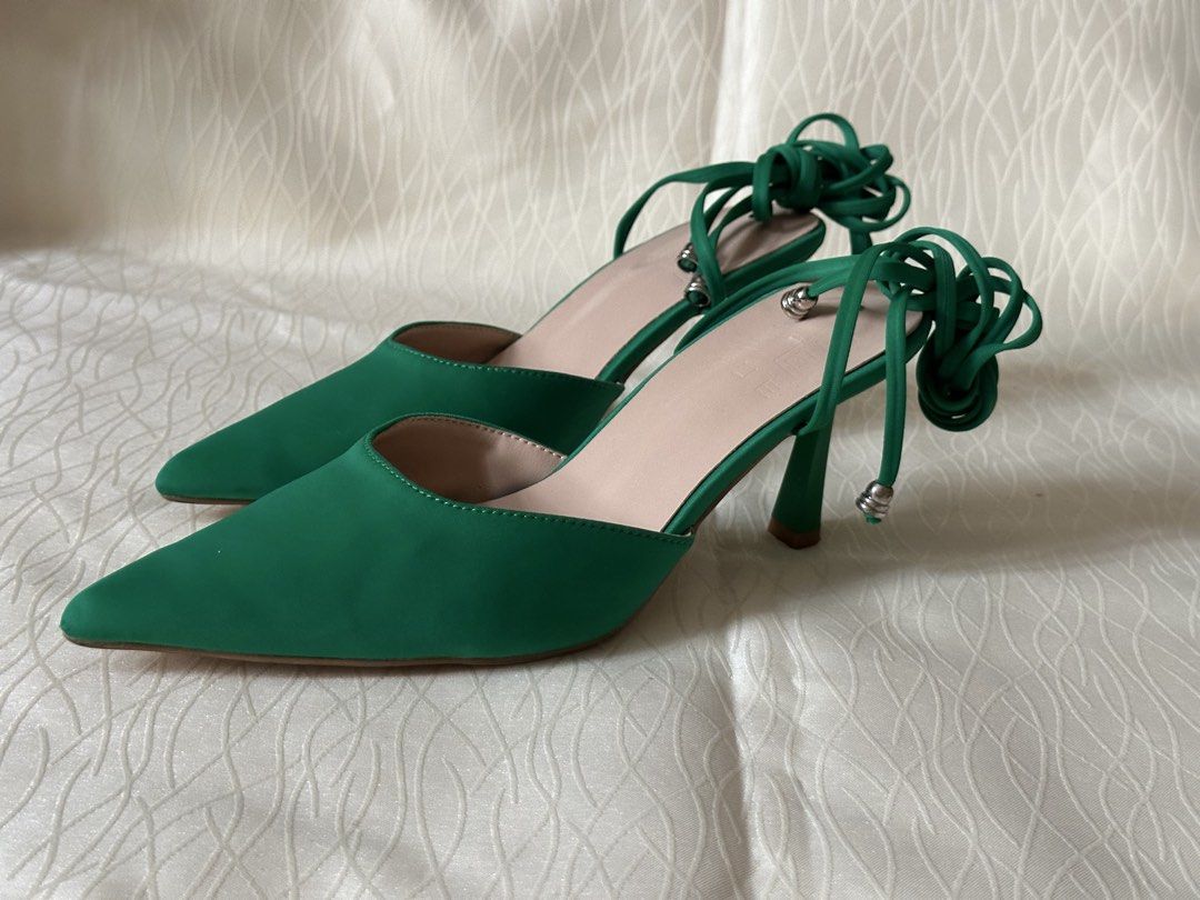 HUE Lace Up Green Pointed Heels (Category: Heels) located in Manila. Submitted by itscially (Listing ID 1434743928, Image 3). Description: Condition: Like New/ Fitted once, never used outside Details: - Size: US 8 - Color: Emerald Green - Style: Pointed toe, lace-up ankle tie - Heel height: ~2-3 inches - No box - No major flaws RFS: Decluttering Price: 590 (slightly negotiable) Delivery: Via LBC / Grab / Lalamove (buyer shoulders shipping fee) PM