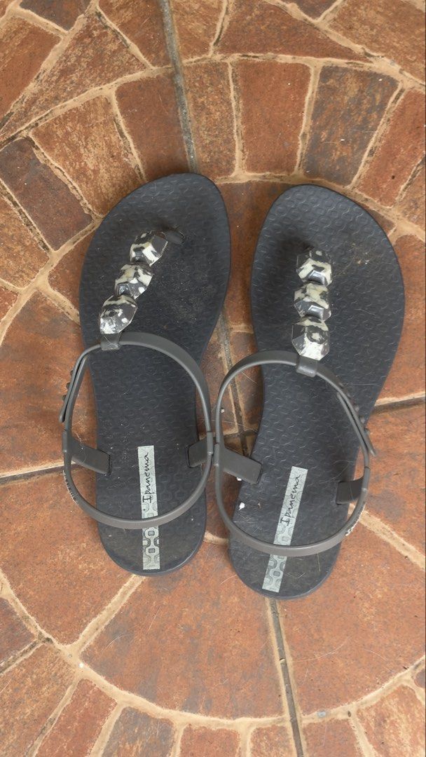 Ipanema Black Sandals with Embellishments (Category: Flats & Sandals) located in Batangas. Submitted by ikhalifa168 (Listing ID 1434691643, Image 1). Description: - Black Ipanema sandals - Textured footbed - Strap design with embellishment - Ipanema brand detail - Pre-owned condition.