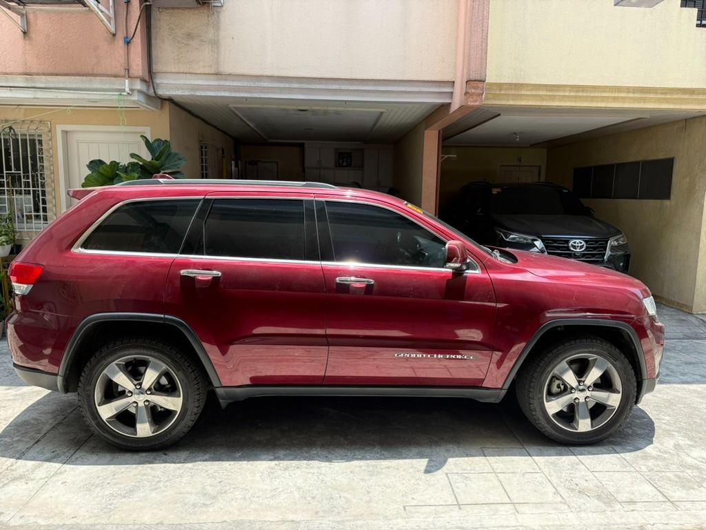 Jeep Grand Cherokee Limited (A) (Category: Used Cars) located in Quezon City. Submitted by mac138 (Listing ID 1434738539, Image 3). Description: 28,115 km mileage only. 2016 Jeep Grand Cherokee Limited Diesel Very low mileage, CASA-maintained, well-kept family SUV. No issues and repair history. Very reliable and powerful. Price is slightly negotiable after viewing..