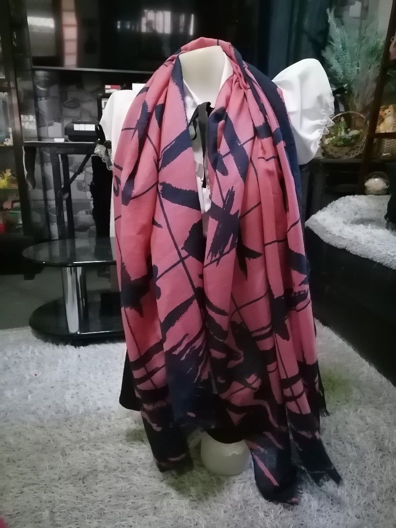 Jill Stuart Soft Shawl (Category: Scarves) located in Butuan. Submitted by az-branded.items (Listing ID 1434722387, Image 1). Description: Size: 34" x 74" Soft Cotton Shawl Like new Selected from ukay.