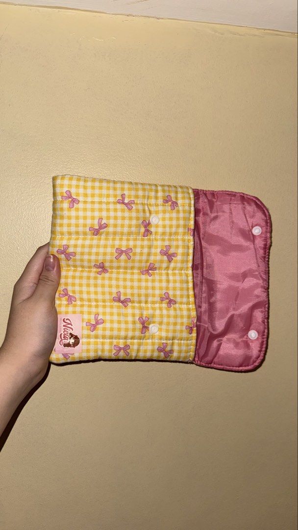 kindle kobo e-reader pouch (Category: Purses & Pouches) located in Baguio. Submitted by 0405.sabbie (Listing ID 1434755091, Image 2). Description: very high quality and very protective most e-readers fit. will refer to the reviews to see if yours will fit :)) rfs: decluttering, crocheted my own pouch.