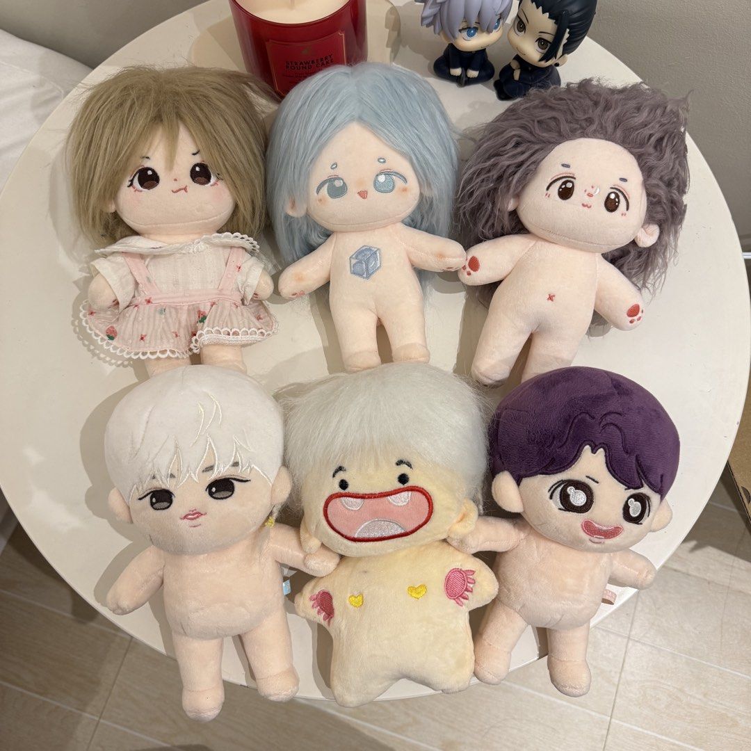 Articulated Kpop Dolls Preloved (Category: Kids Toys) located in San Pedro. Submitted by jellybean.co (Listing ID 1434720700, Image 1). Description: Yung tatlong girls are articulated body~ maayos lahat ng buhok nila.