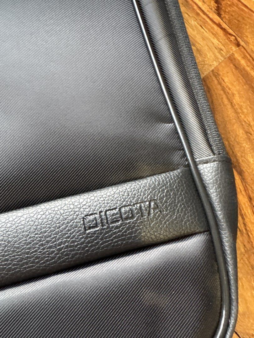 Lenovo Laptop Bag - Brand New439439915305543682