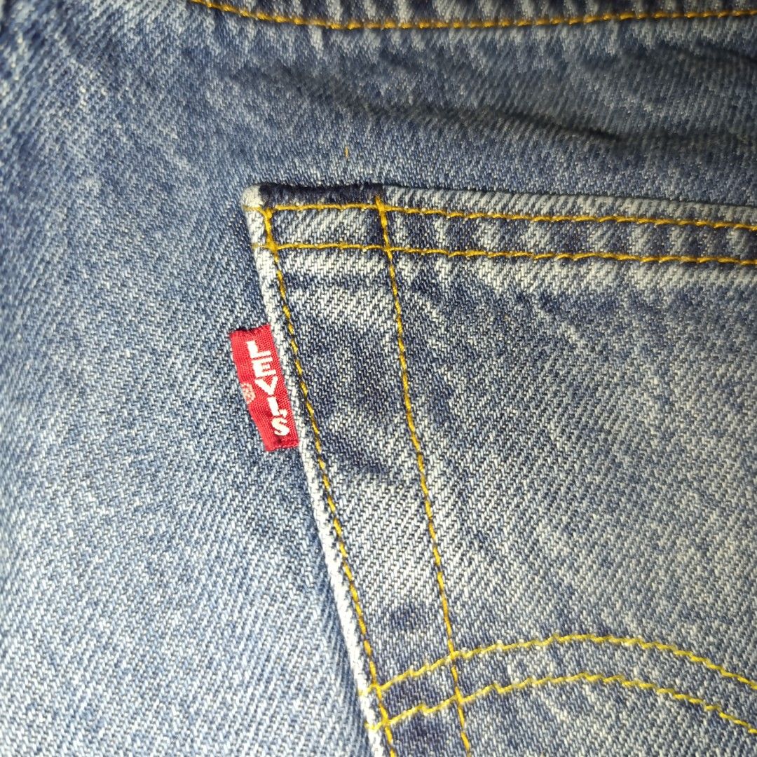 Levi's 501 Jeans W29 L32 (Category: Jeans) located in Abucay. Submitted by stripesandcheck (Listing ID 1434757476, Image 3). Description: - Authentic Levi's 501 Jeans - Size: W29 L32 - Used once saglit lang kasi malaki (not yet washed).