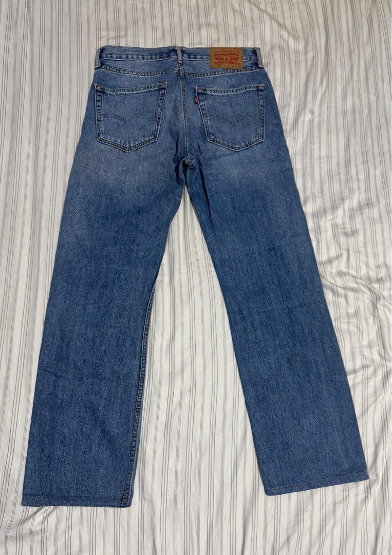 Levi's 505 Jeans - W31 L32 (Category: Jeans) located in Marikina City. Submitted by roystmichael.cloud (Listing ID 1434677684, Image 2). Description: Levi’s 505 W31 L32 Blue Slightly Faded - Authentic Levi’s 505 jeans - Classic blue slightly faded - Straight leg fit - Size: W31 L32 - Button and zipper closure - Made in Pakistan - Features Levi’s red tab - Levi Strauss & Co. logo on back pocket.