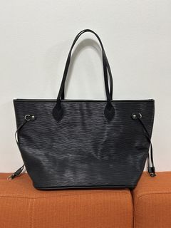 (Category: ) located in . Submitted by luckythriftph (Listing ID 1434749264, Image 1). Description: .