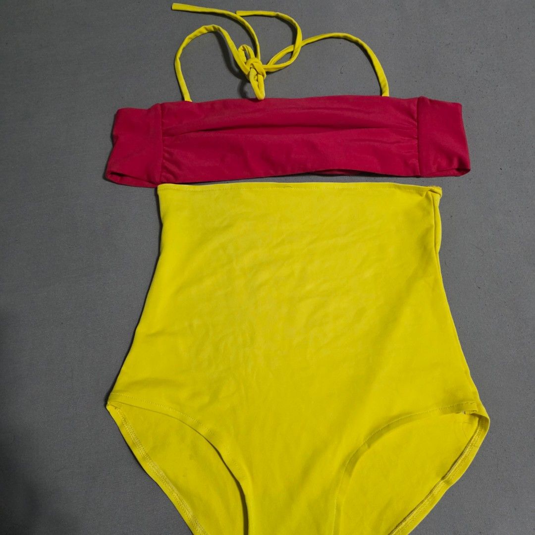 M Two-Piece Swimsuit Set (Category: Bikinis & Swimsuits) located in Manila. Submitted by plussizedpixie (Listing ID 1434747653, Image 1). Description: - Two-piece swimsuit set - High waist bottom.