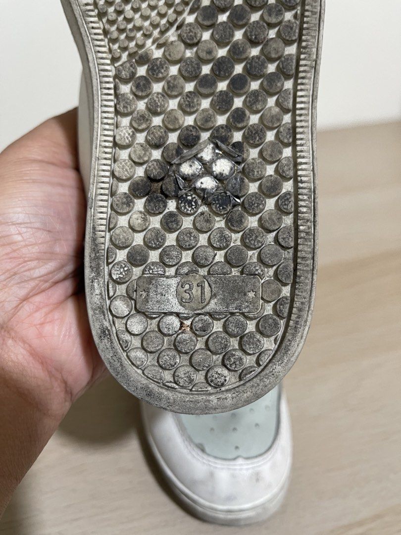MMF Kids' Sneakers Size 31 (Category: Babies & Kids Fashion) located in Pasig City. Submitted by emeraldtruffle (Listing ID 1434787279, Image 3). Description: - MMF sneakers - Color: White, Gray, and Pink - Closure: Hook-and-loop strap and laces - Size: 31 - Suitable for everyday wear.