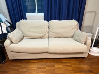 (Category: ) located in . Submitted by clearmyclosetplsssss (Listing ID 1434605322, Image 1). Description: .