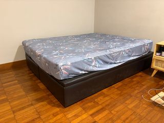 (Category: ) located in . Submitted by clearmyclosetplsssss (Listing ID 1434605046, Image 1). Description: .